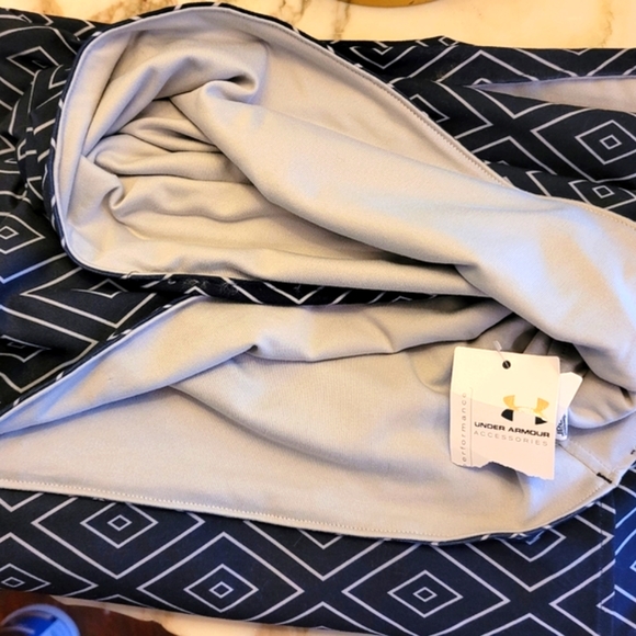 Under Armour Marine/Midnight Navy infinity scraf - Picture 2 of 2